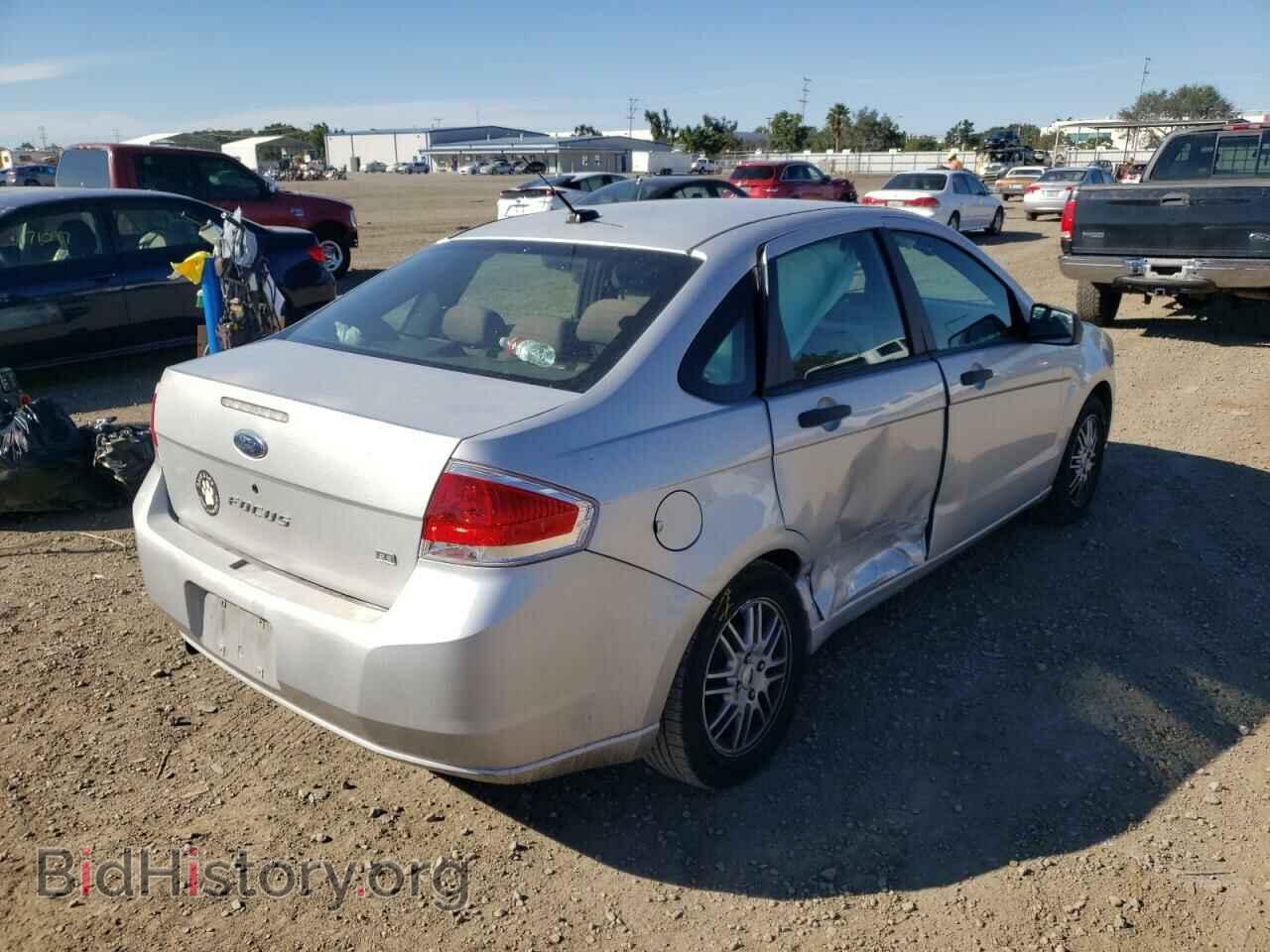 2009 FORD FOCUS - VIN: 1FAHP35N89W243687 - Фото 4