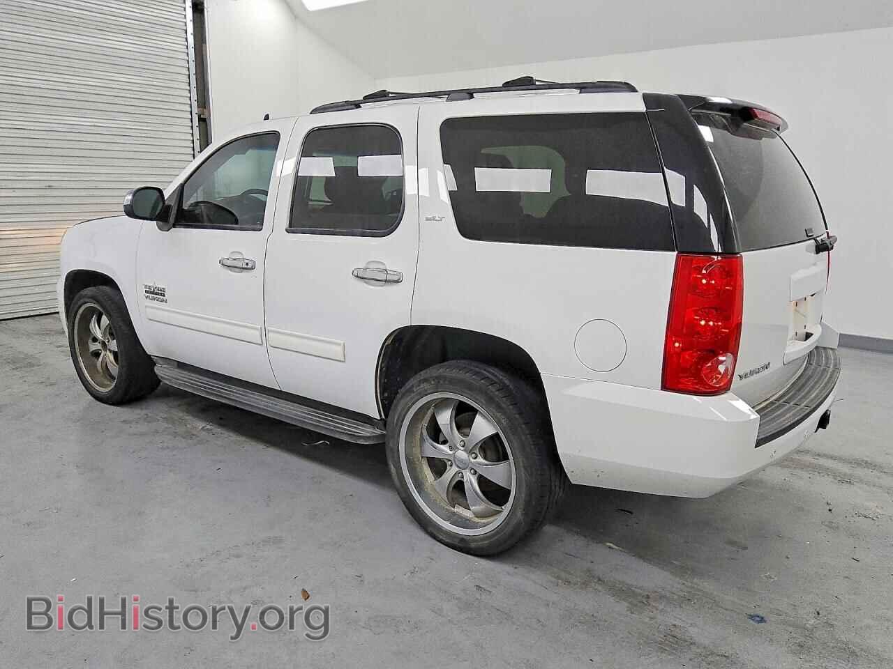 2013 GMC YUKON - VIN: 1GKS1CE01DR366460 - Photo 2