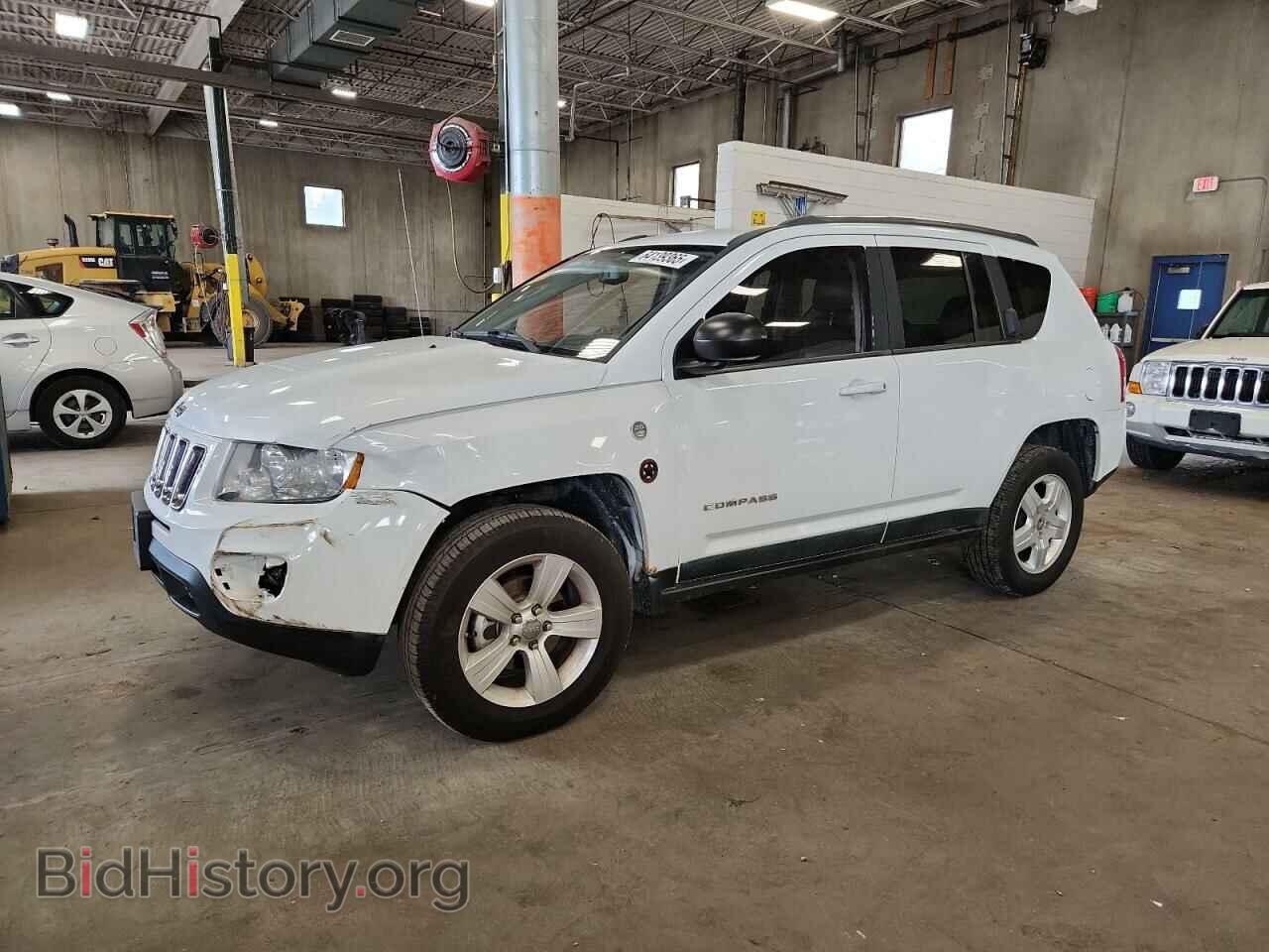 Photo 1J4NF5FB2BD263803 - JEEP COMPASS 2011