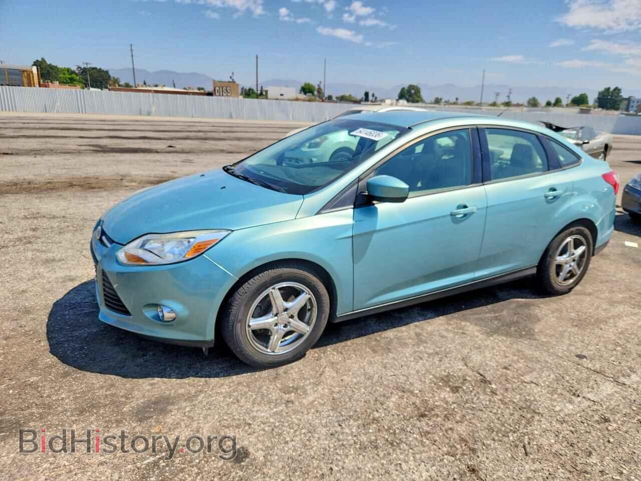 Photo 1FAHP3F2XCL319973 - FORD FOCUS 2012