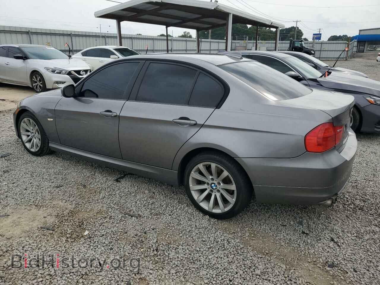2011 BMW 3 SERIES - VIN: WBAPH7C52BE675813 - Photo 2