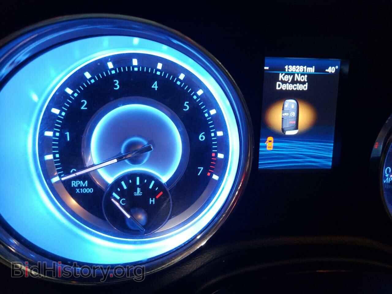 2013 CHRYSLER 300 - VIN: 2C3CCAAG8DH508048 - Фото 8