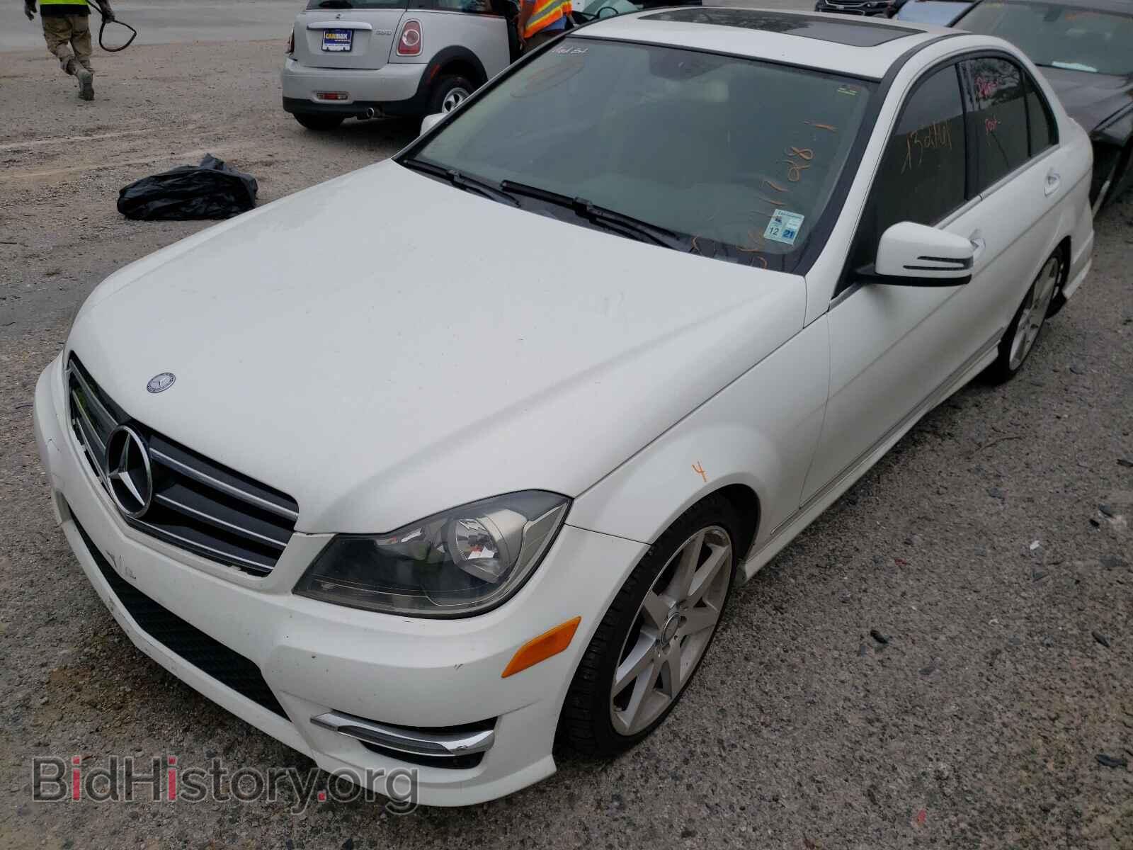 2014 MERCEDES-BENZ C-CLASS - VIN: WDDGF4HB7EA949644 - Фото 2