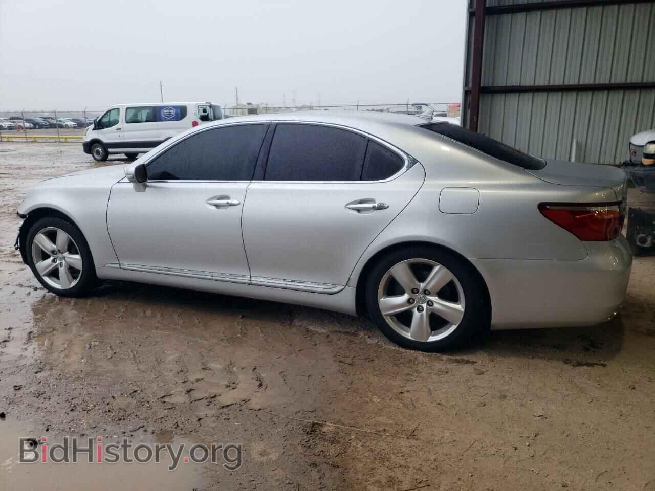 2011 LEXUS LS460 - VIN: JTHBL5EF2B5105072 - Фото 2