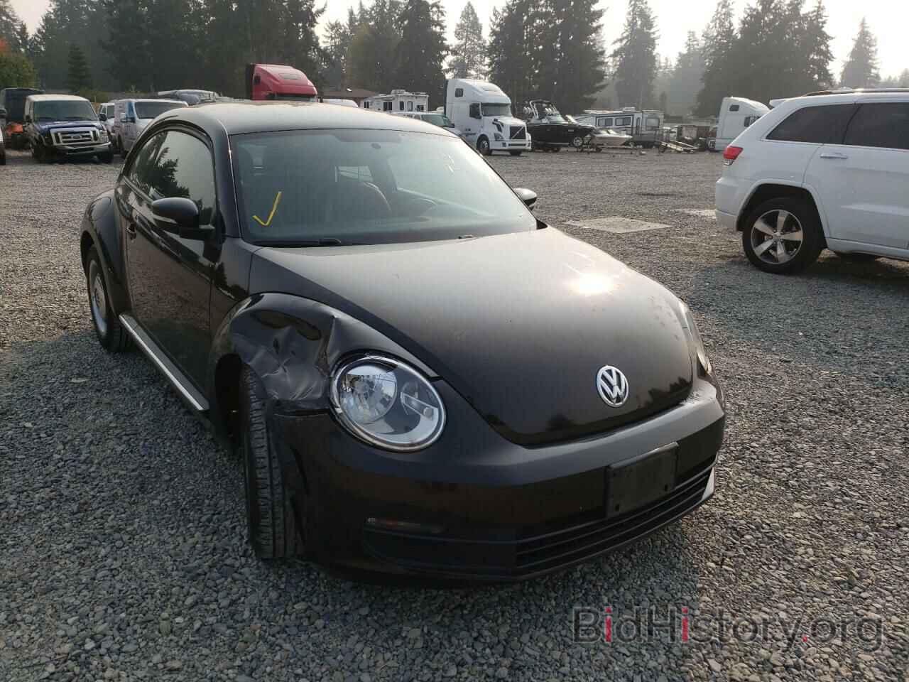 Photo 3VWJP7AT0CM615311 - VOLKSWAGEN BEETLE 2012