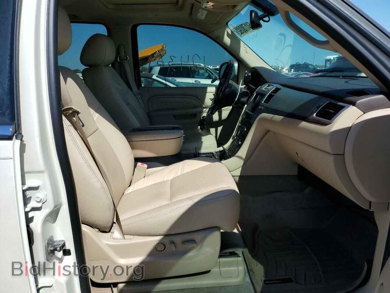 2011 CADILLAC ESCALADE - VIN: 1GYS3AEF3BR265166 - Фото 5
