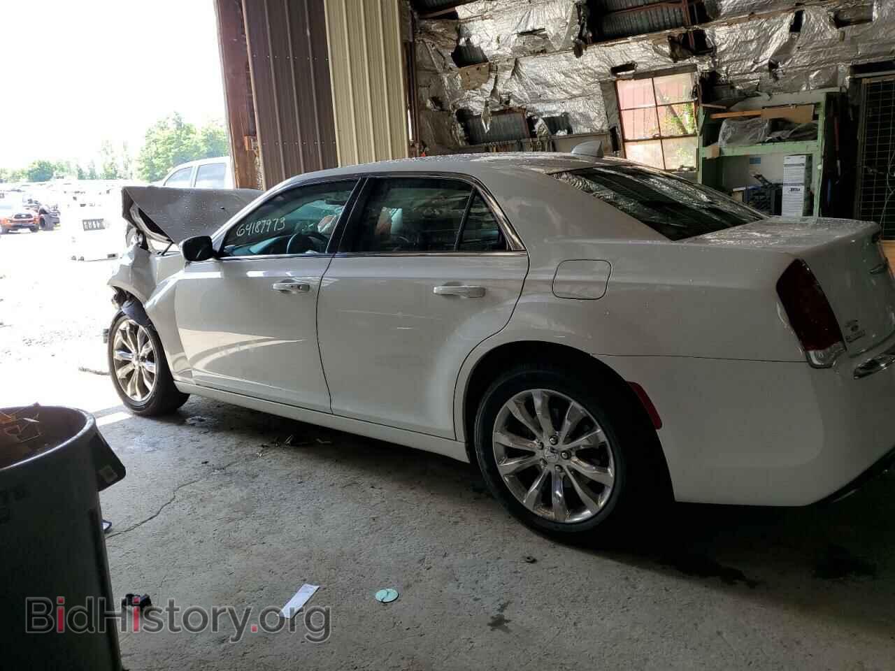 2015 CHRYSLER 300 - VIN: 2C3CCARG8FH782082 - Фото 2