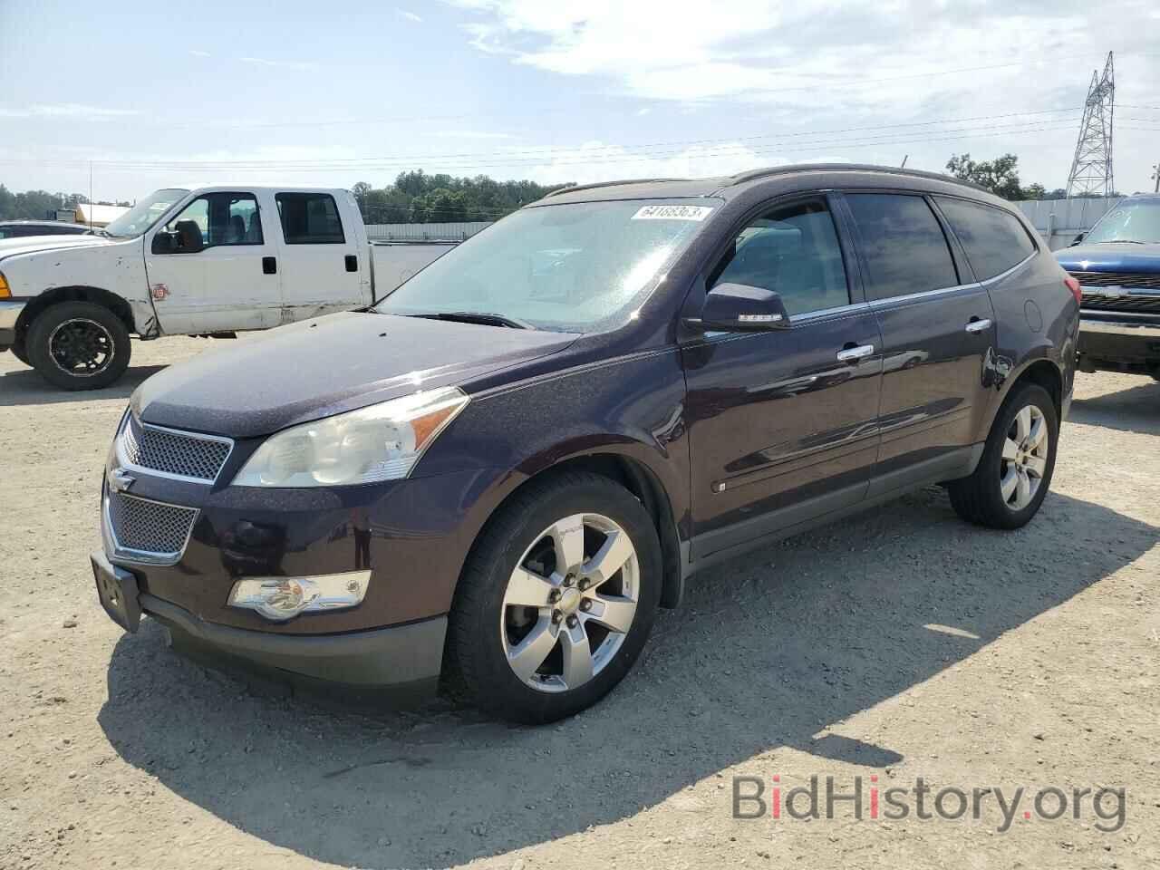 Photo 1GNLVHED4AS132636 - CHEVROLET TRAVERSE 2010