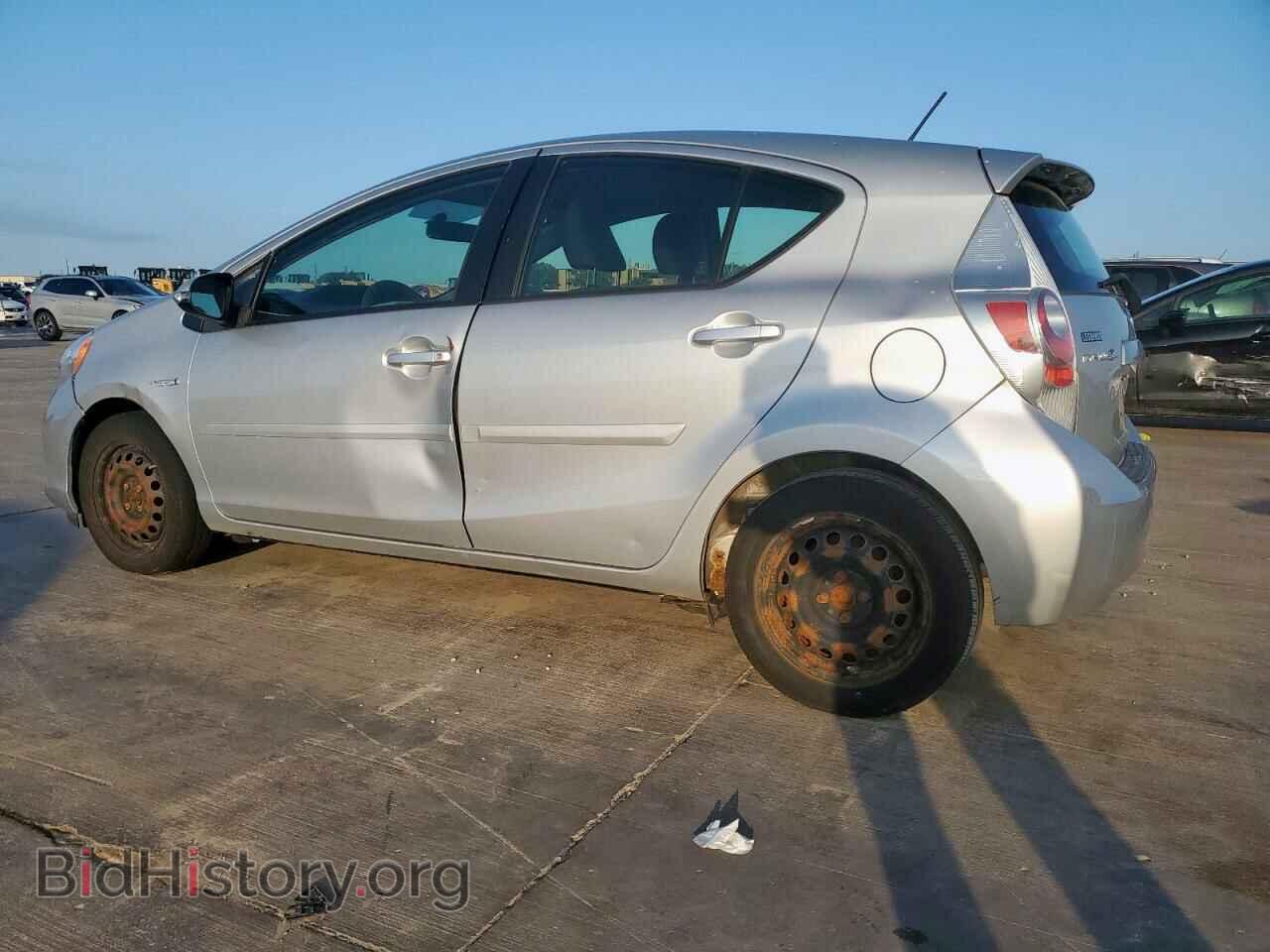 2012 TOYOTA PRIUS - VIN: JTDKDTB33C1517135 - Фото 2