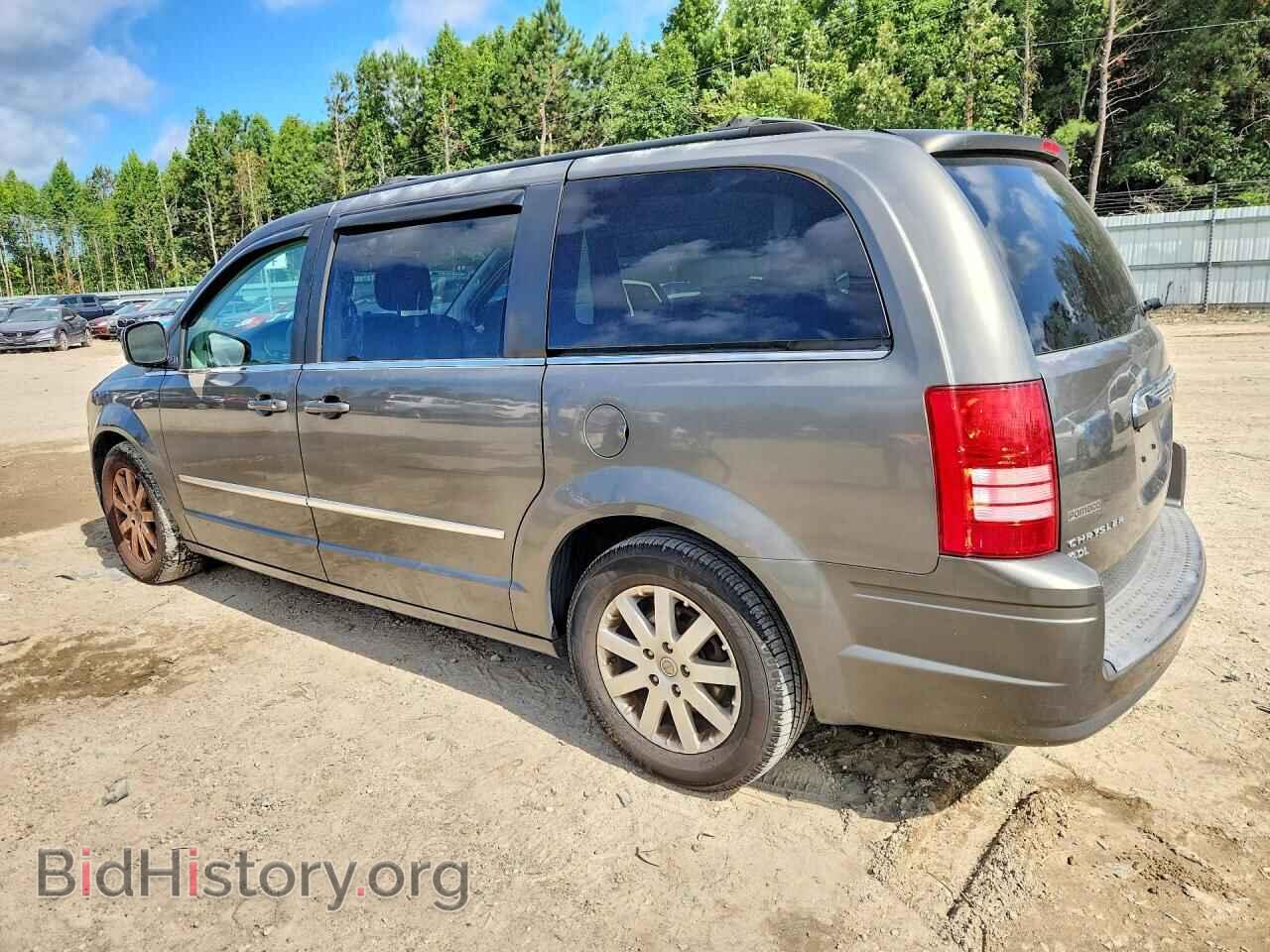 2010 CHRYSLER MINIVAN - VIN: 2A4RR8DX9AR387443 - Фото 2
