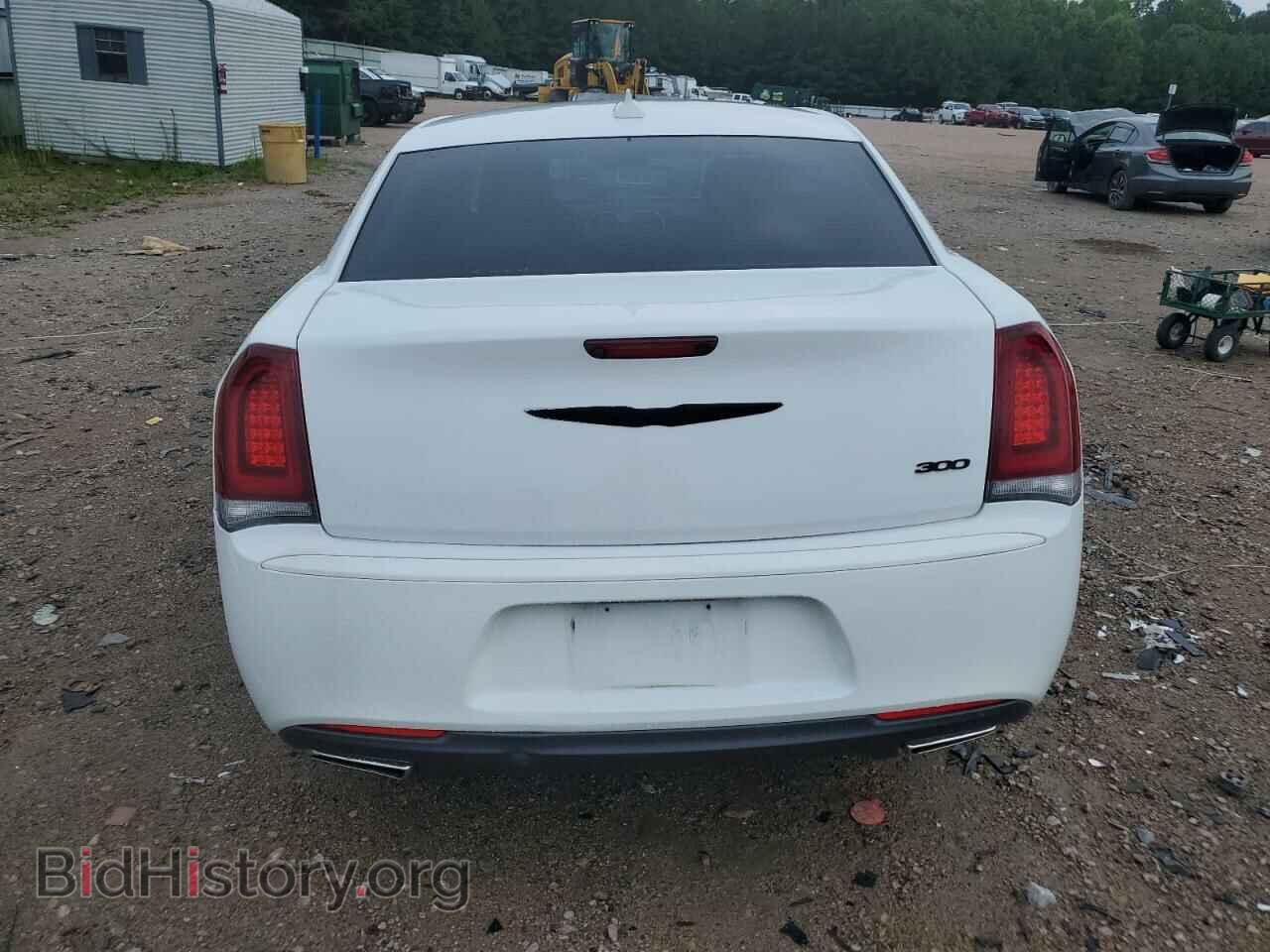 2019 CHRYSLER 300 - VIN: 2C3CCAAG5KH555843 - Фото 6