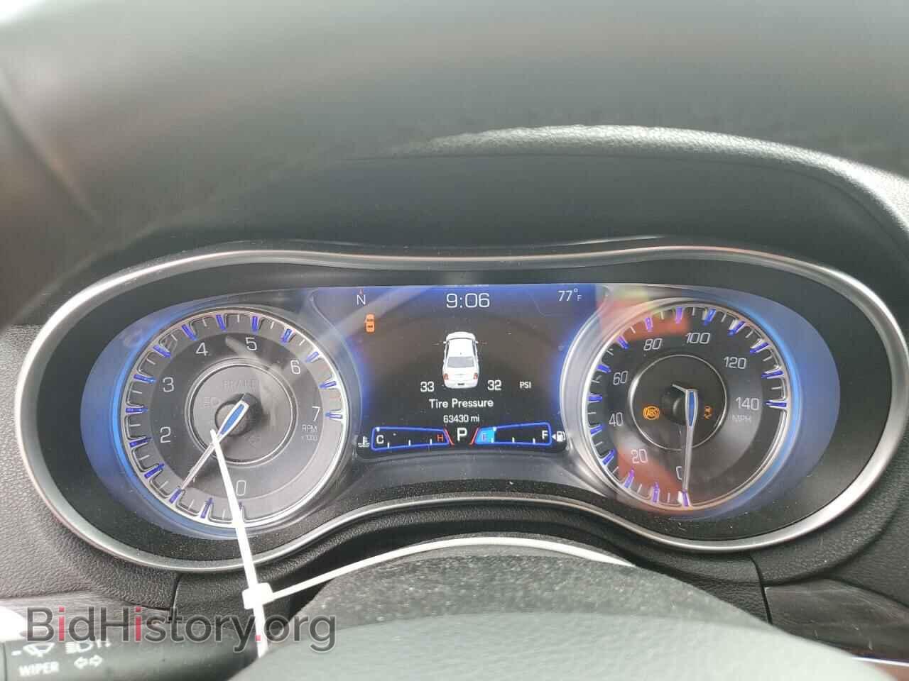 2019 CHRYSLER 300 - VIN: 2C3CCAAG5KH555843 - Фото 9