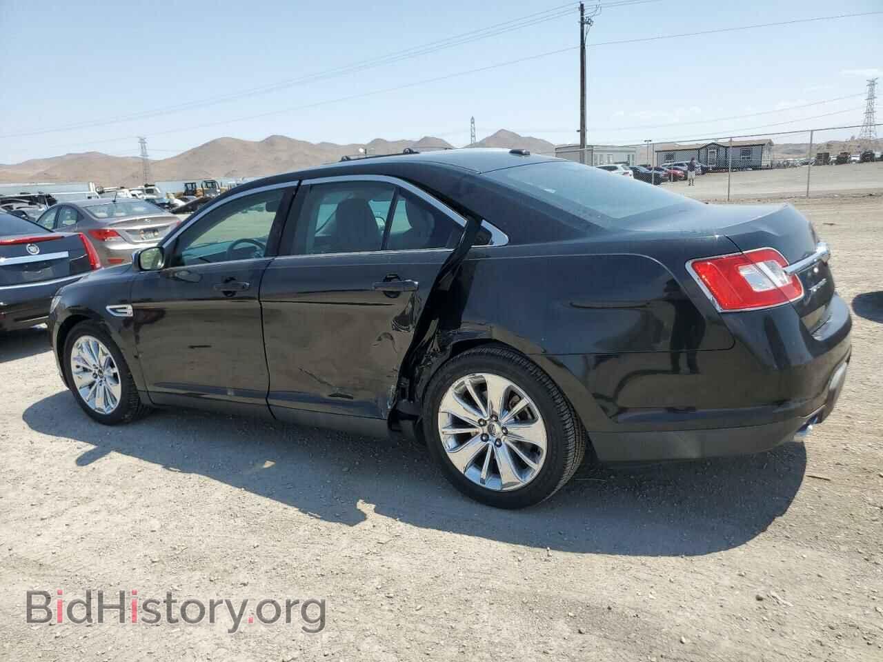 2011 FORD TAURUS - VIN: 1FAHP2FW6BG136557 - Фото 2