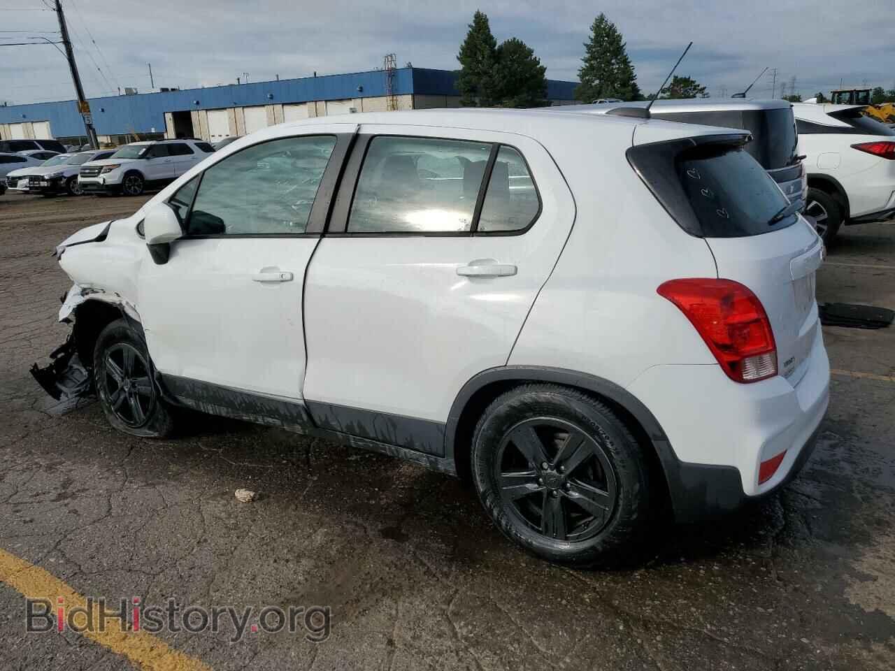 2020 CHEVROLET TRAX - VIN: 3GNCJKSB3LL299678 - Фото 2