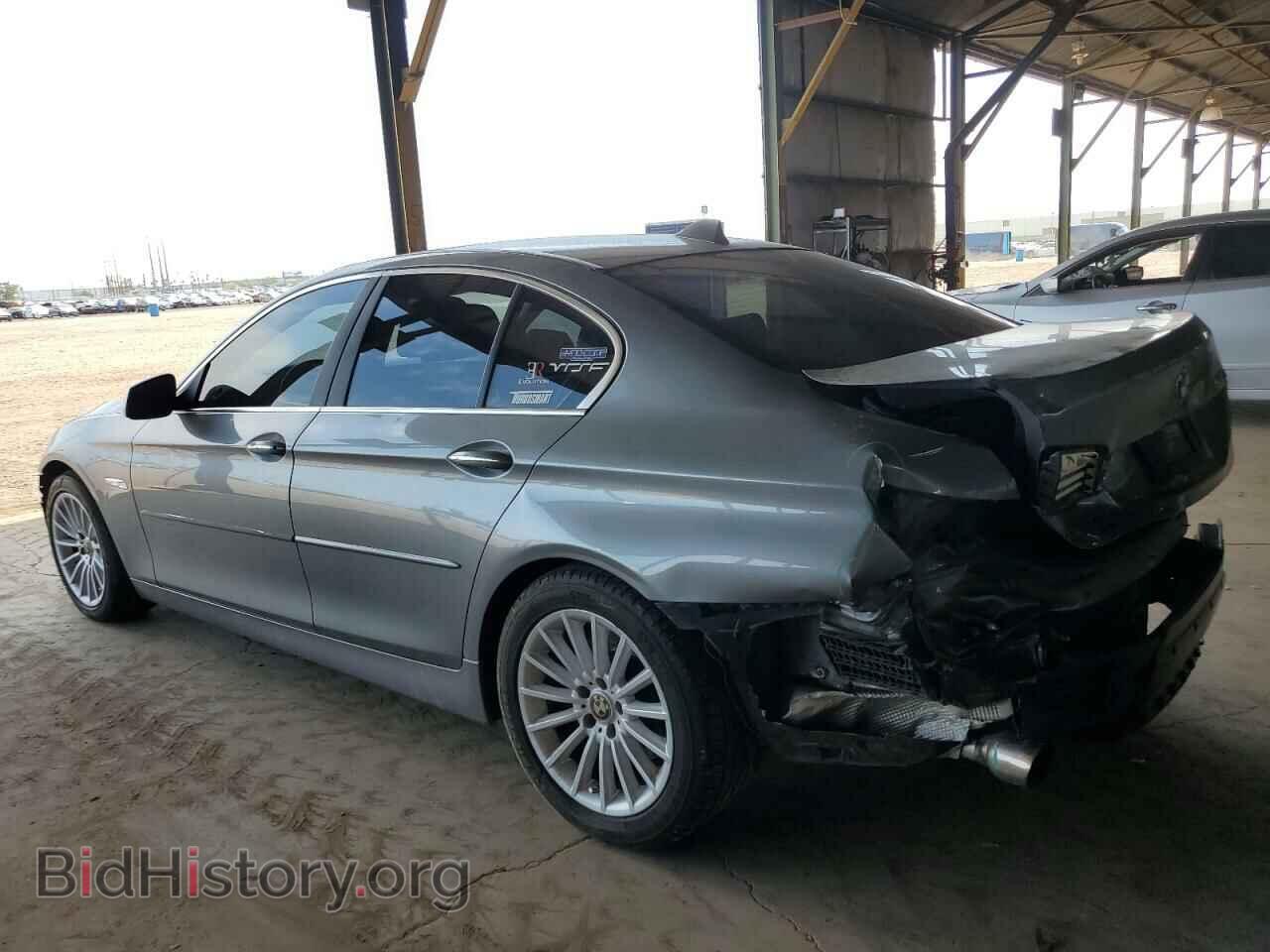 2011 BMW 5 SERIES - VIN: WBAFR7C50BC608566 - Фото 2