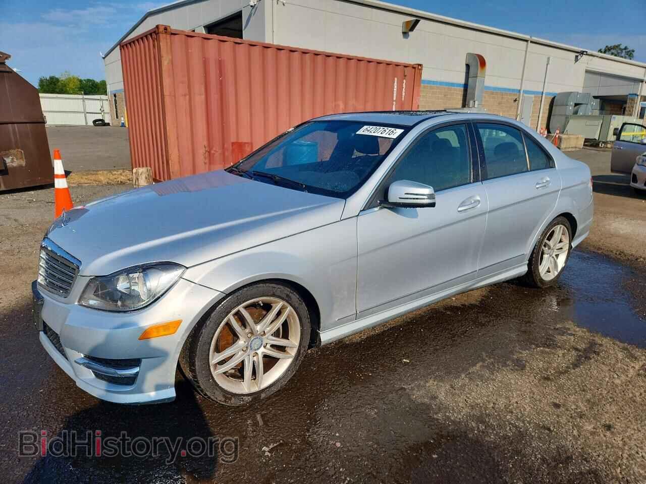 Photo WDDGF8BB6CR227743 - MERCEDES-BENZ C-CLASS 2012