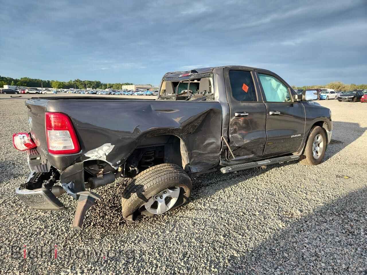 2020 RAM 1500 - VIN: 1C6SRFBT1LN296007 - Фото 3