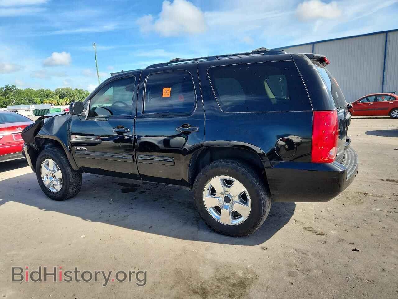 2011 GMC YUKON - VIN: 1GKS1AE06BR350787 - Photo 2