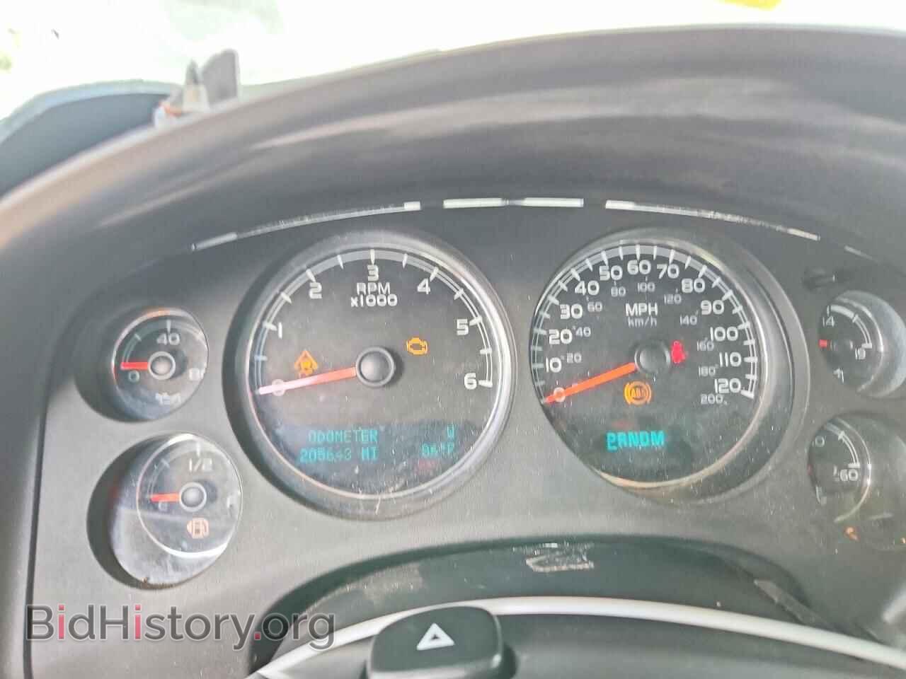 2011 GMC YUKON - VIN: 1GKS1AE06BR350787 - Photo 9