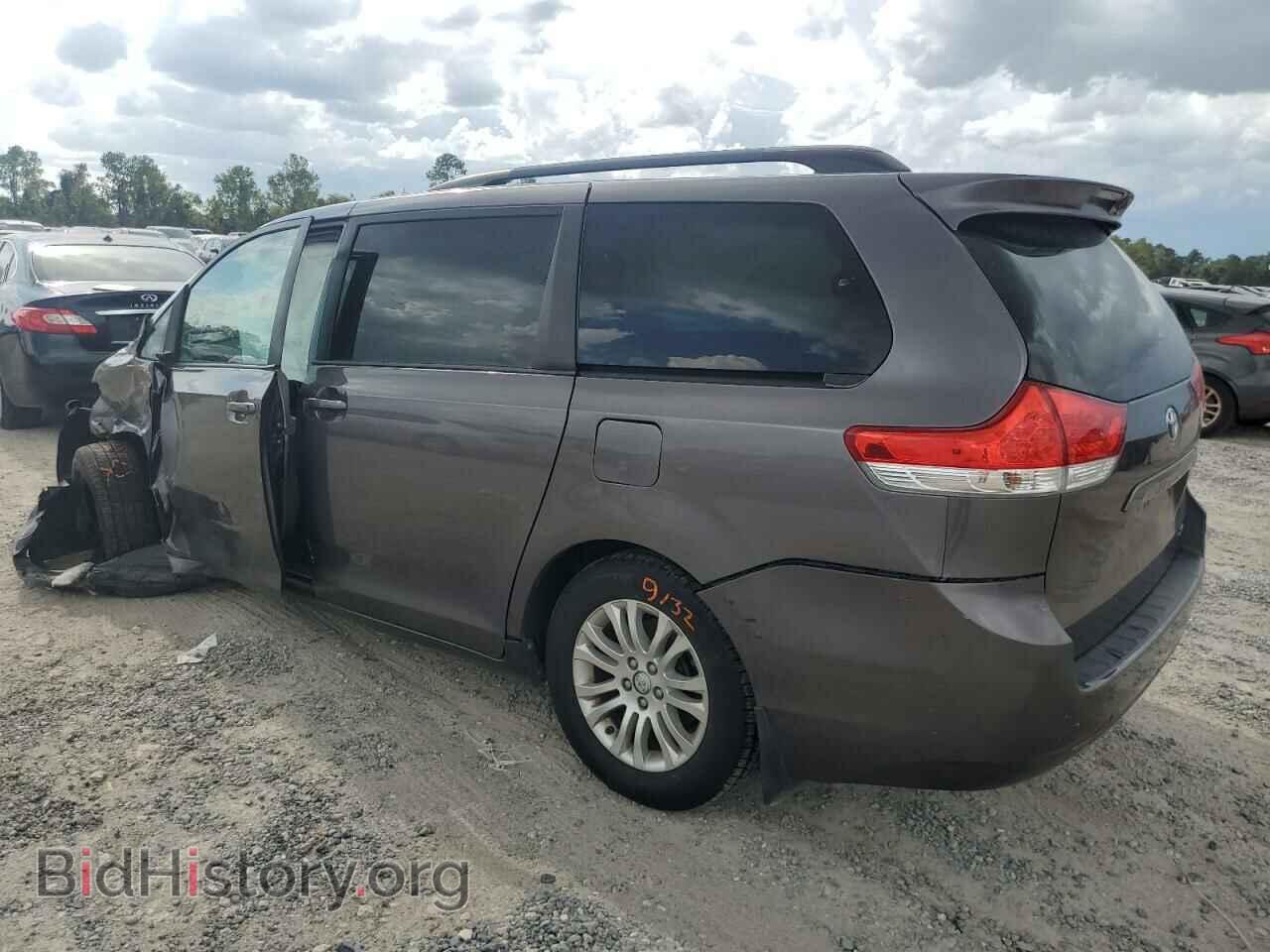 2011 TOYOTA All Models - VIN: 5TDYK3DC0BS065840 - Фото 2