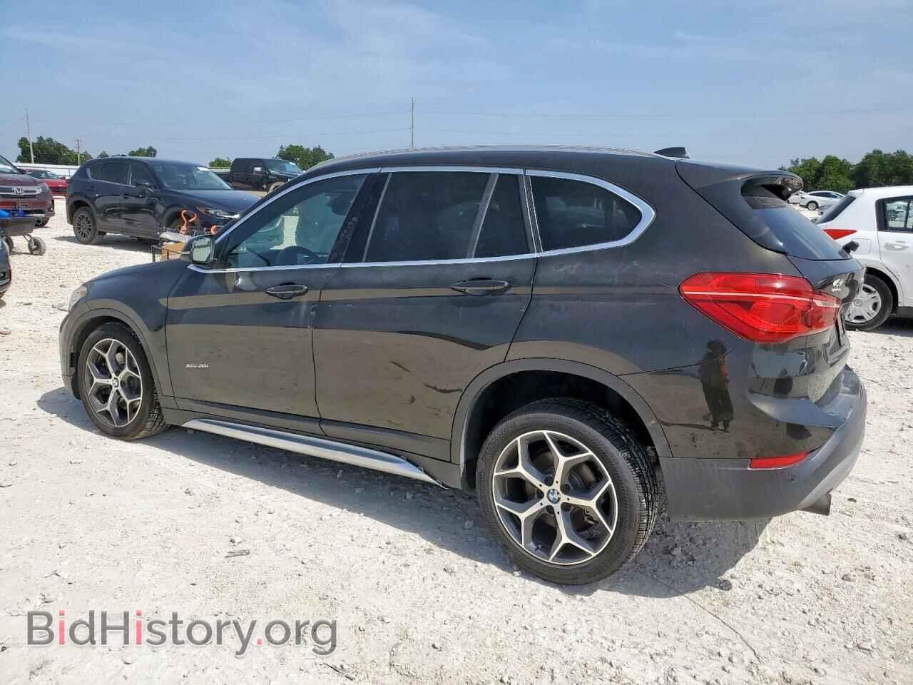 2017 BMW X1 - VIN: WBXHT3C37H5F71071 - Фото 2
