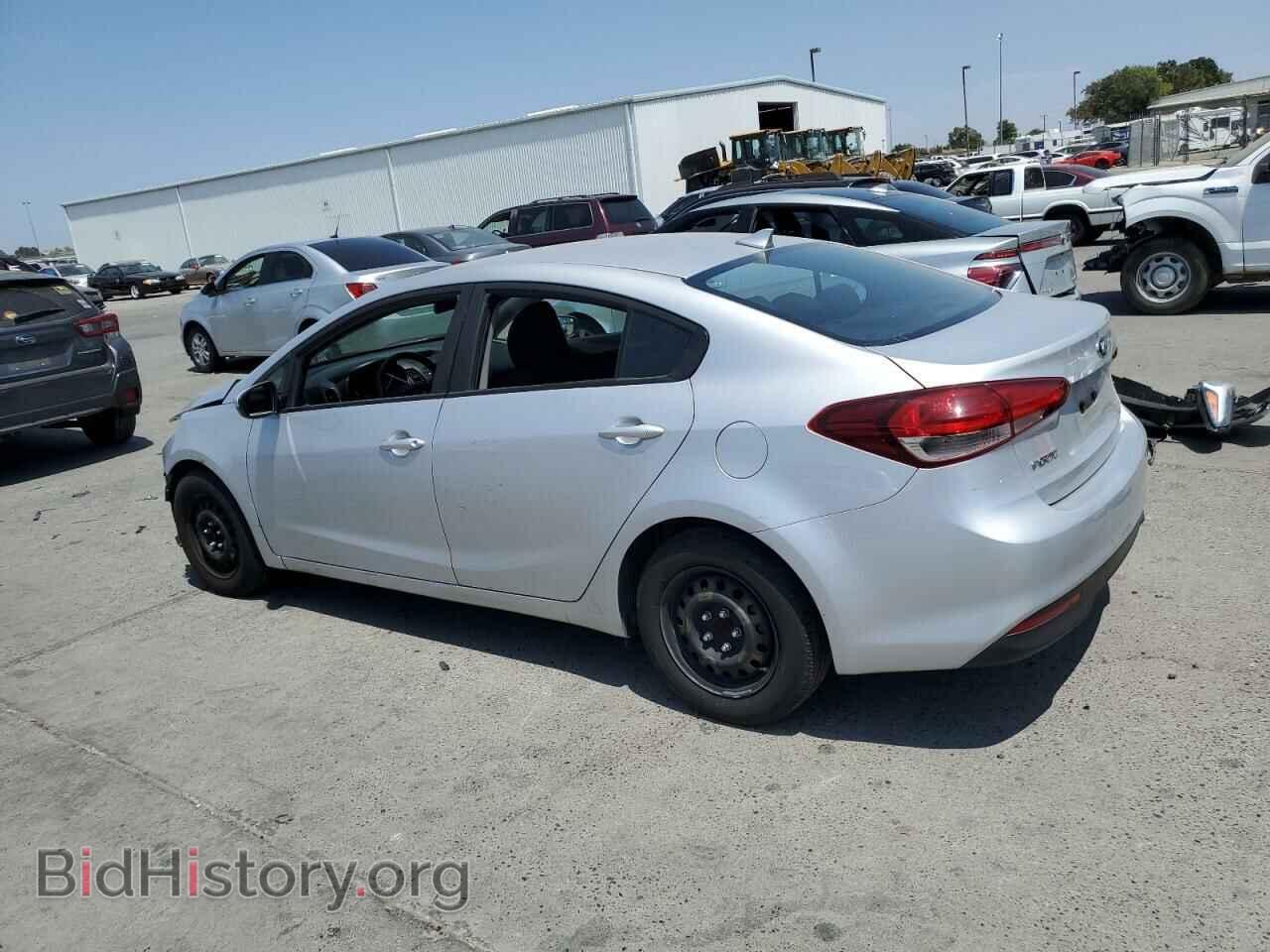 2017 KIA FORTE - VIN: 3KPFK4A7XHE053864 - Фото 2