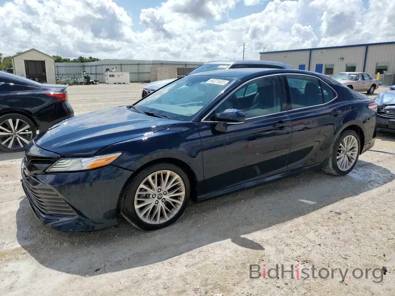 Photo 4T1B11HK3JU500435 - TOYOTA CAMRY 2018