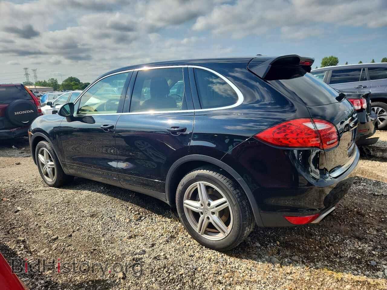 2014 PORSCHE CAYENNE - VIN: WP1AA2A21ELA07363 - Photo 2