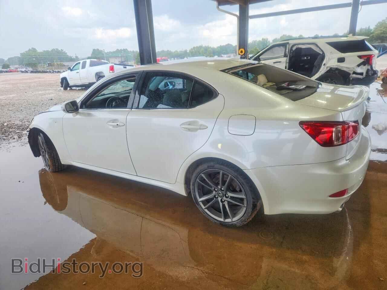 2011 LEXUS IS - VIN: JTHBF5C22B5151072 - Photo 2
