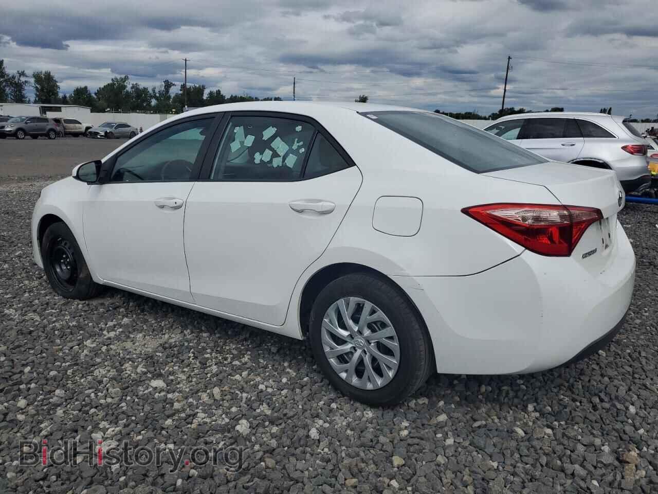 2018 TOYOTA COROLLA - VIN: 5YFBURHEXJP828842 - Фото 2