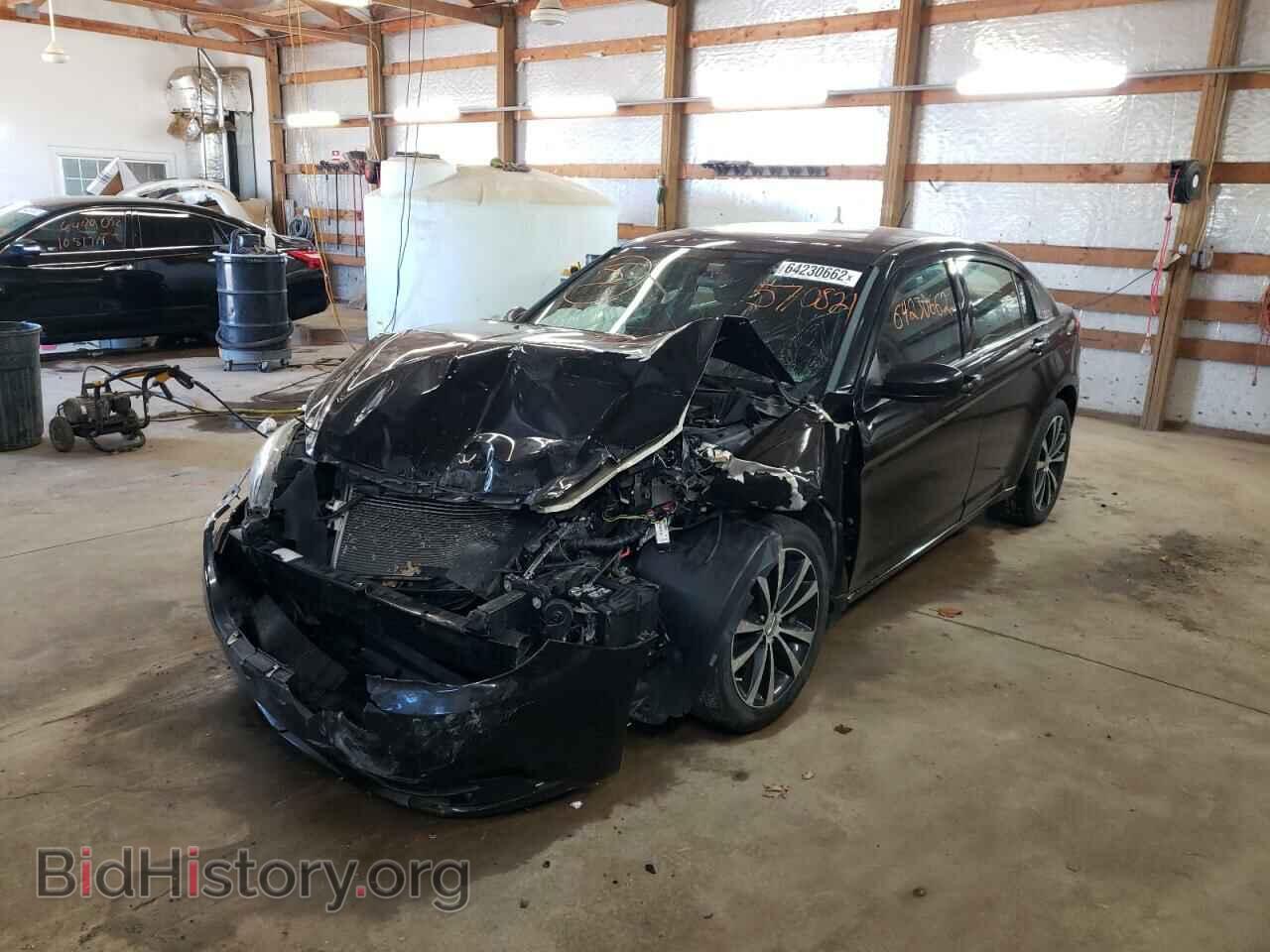 2013 CHRYSLER 200 - VIN: 1C3CCBBB0DN570821 - Photo 2