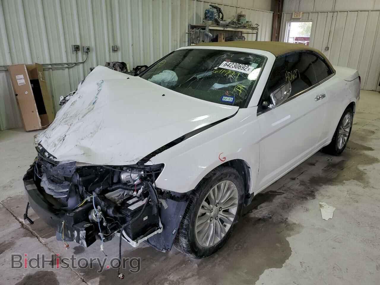 2011 CHRYSLER 200 - VIN: 1C3BC7EGXBN611999 - Фото 2