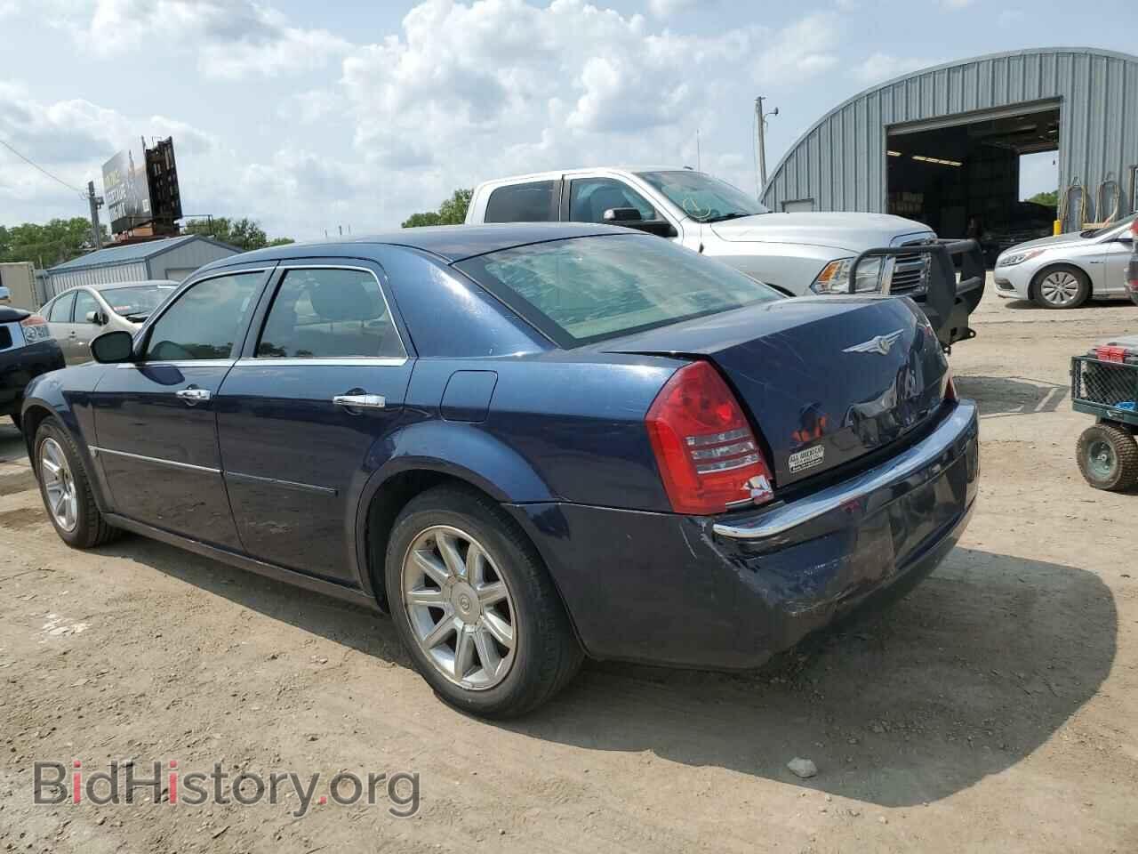 2006 CHRYSLER 300 - VIN: 2C3KA63H96H389322 - Фото 2