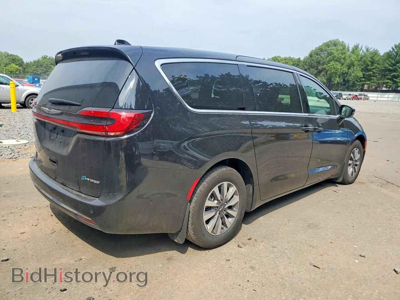 2025 CHRYSLER PACIFICA - VIN: 2C4RC1S73SR563633 - Photo 3