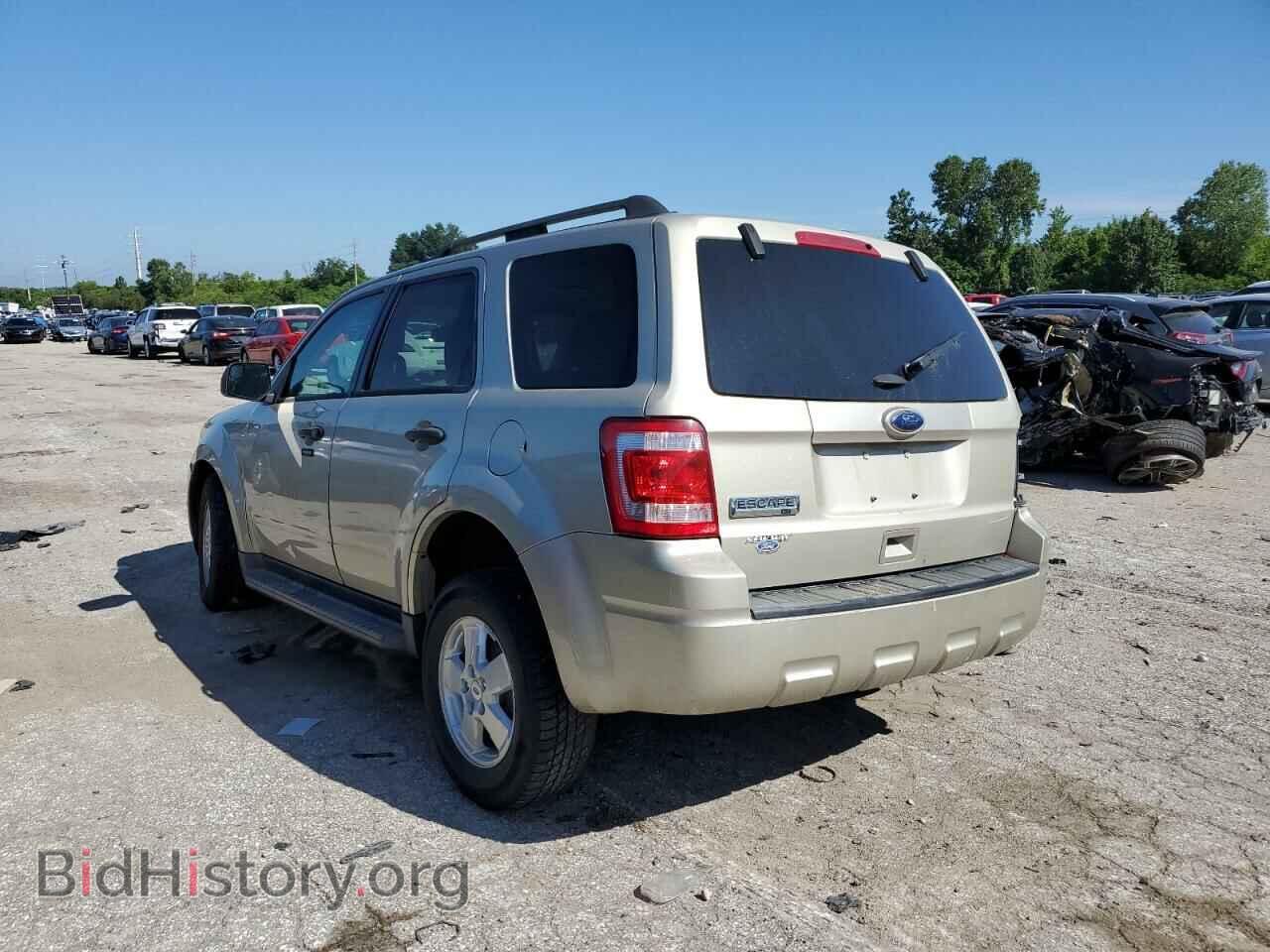 2011 FORD ESCAPE - VIN: 1FMCU0D73BKC51526 - Фото 2