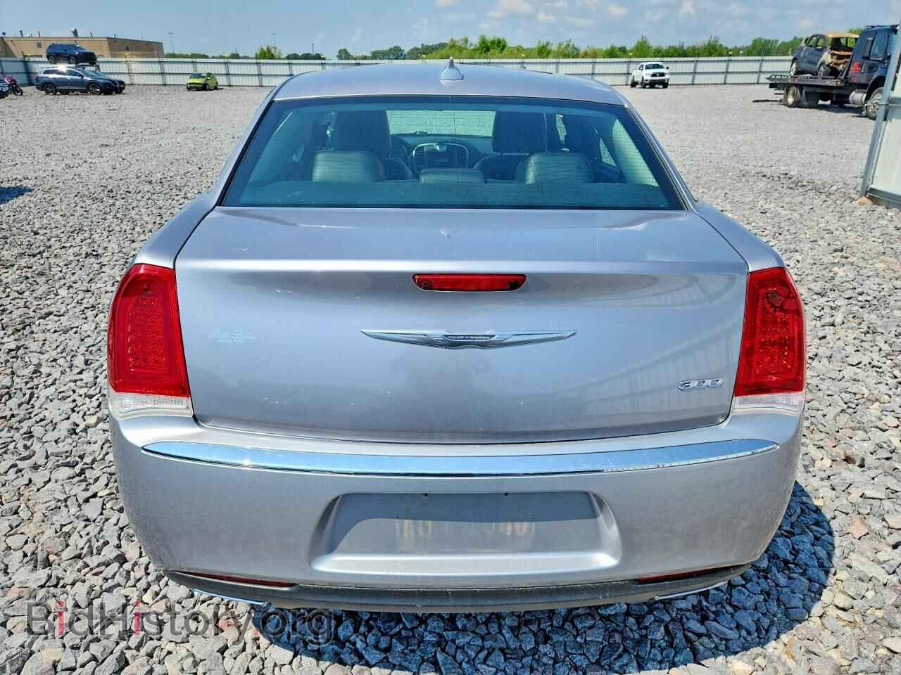 2016 CHRYSLER 300 - VIN: 2C3CCAAG7GH252375 - Фото 6
