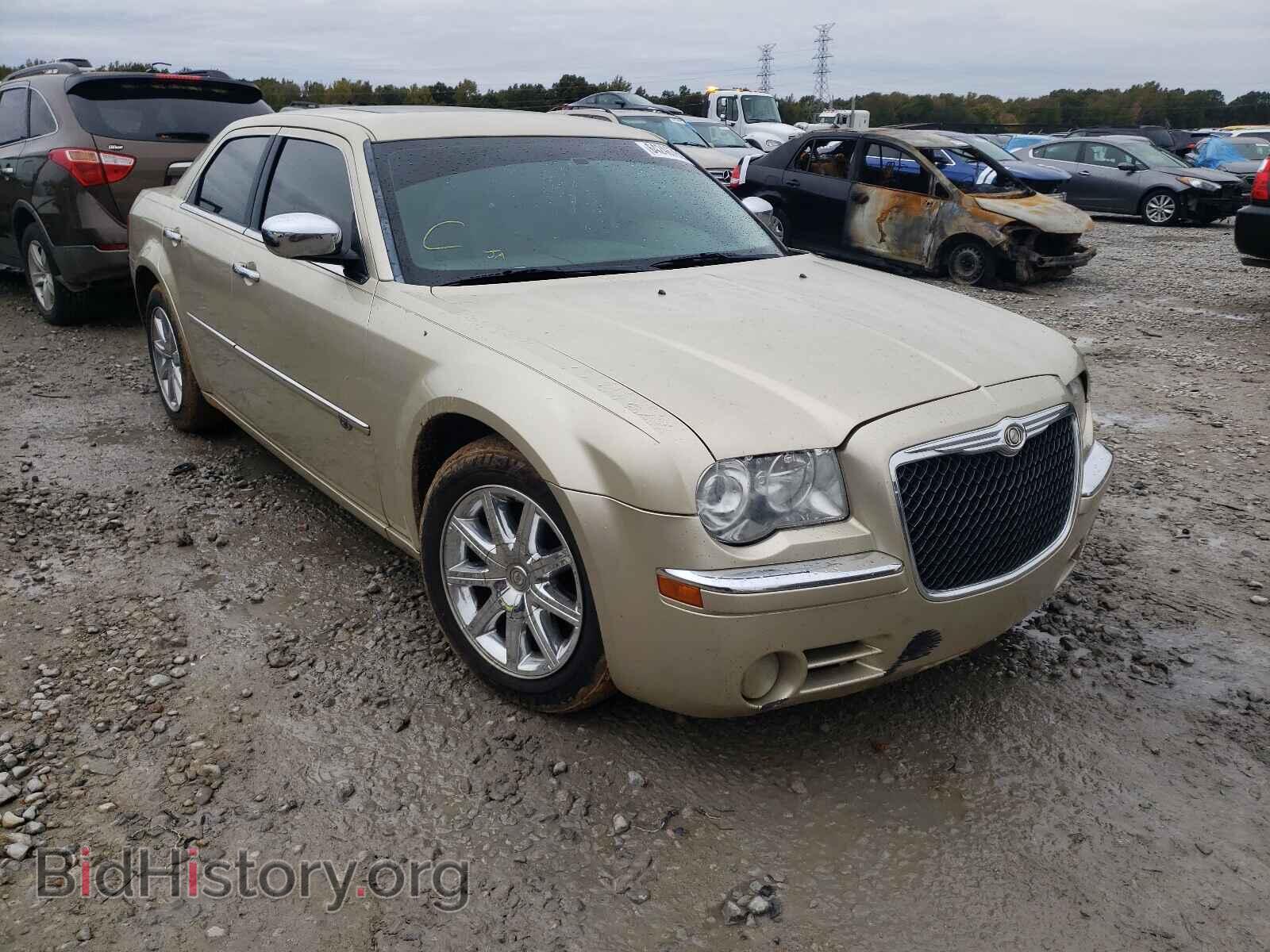Photo 2C3CA6CT0AH211168 - CHRYSLER 300 2010