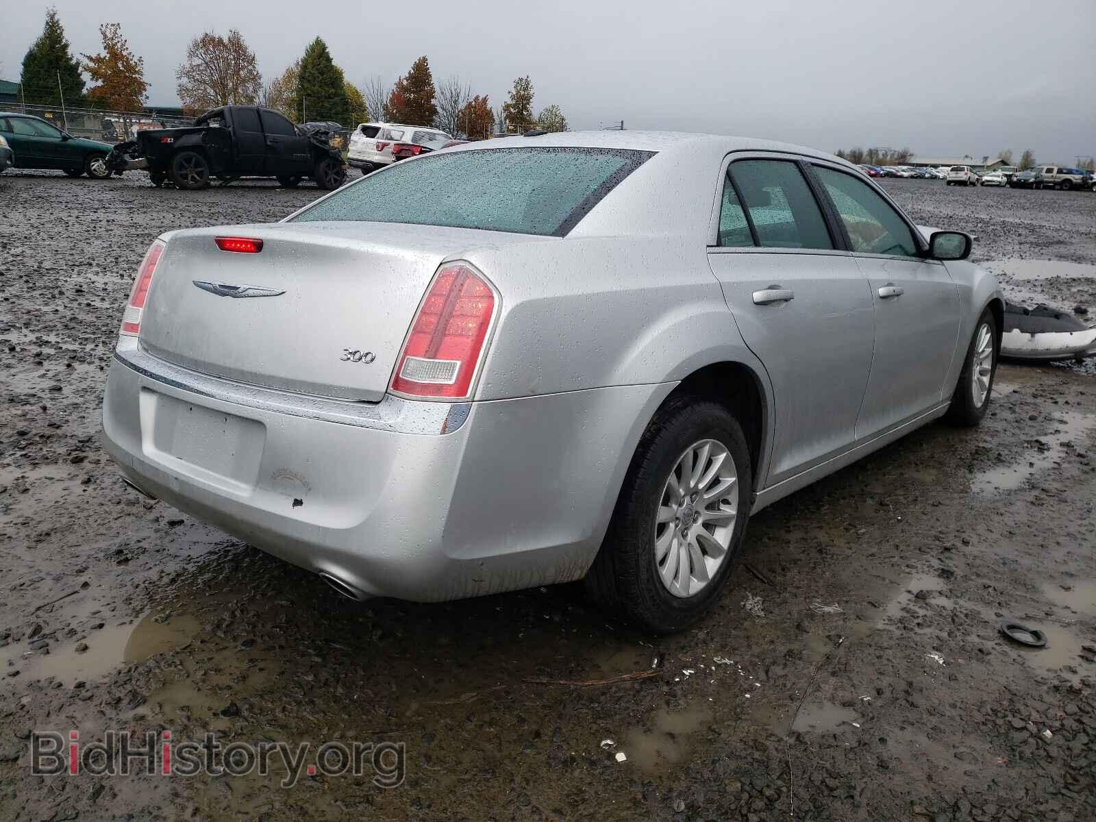 2012 CHRYSLER 300 - VIN: 2C3CCAAG7CH311483 - Фото 4