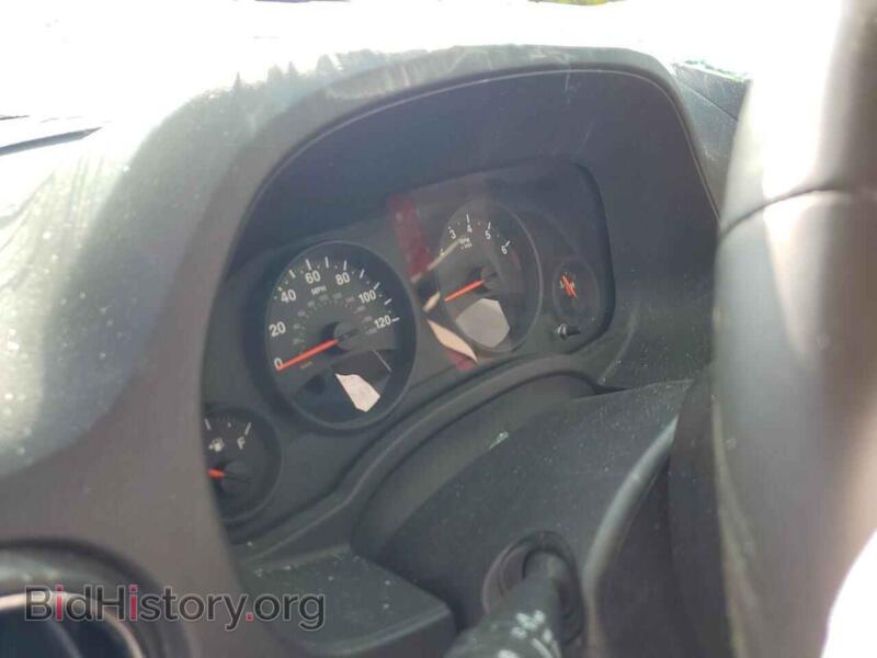 2011 Jeep COMPASS (VIN 1J4NT1FA5BD170928) — фото 9 из 14