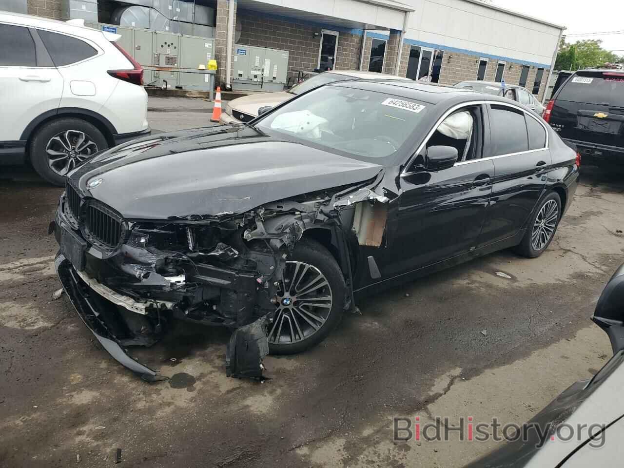 Photo WBAJE7C56KWD53901 - BMW 5 SERIES 2019