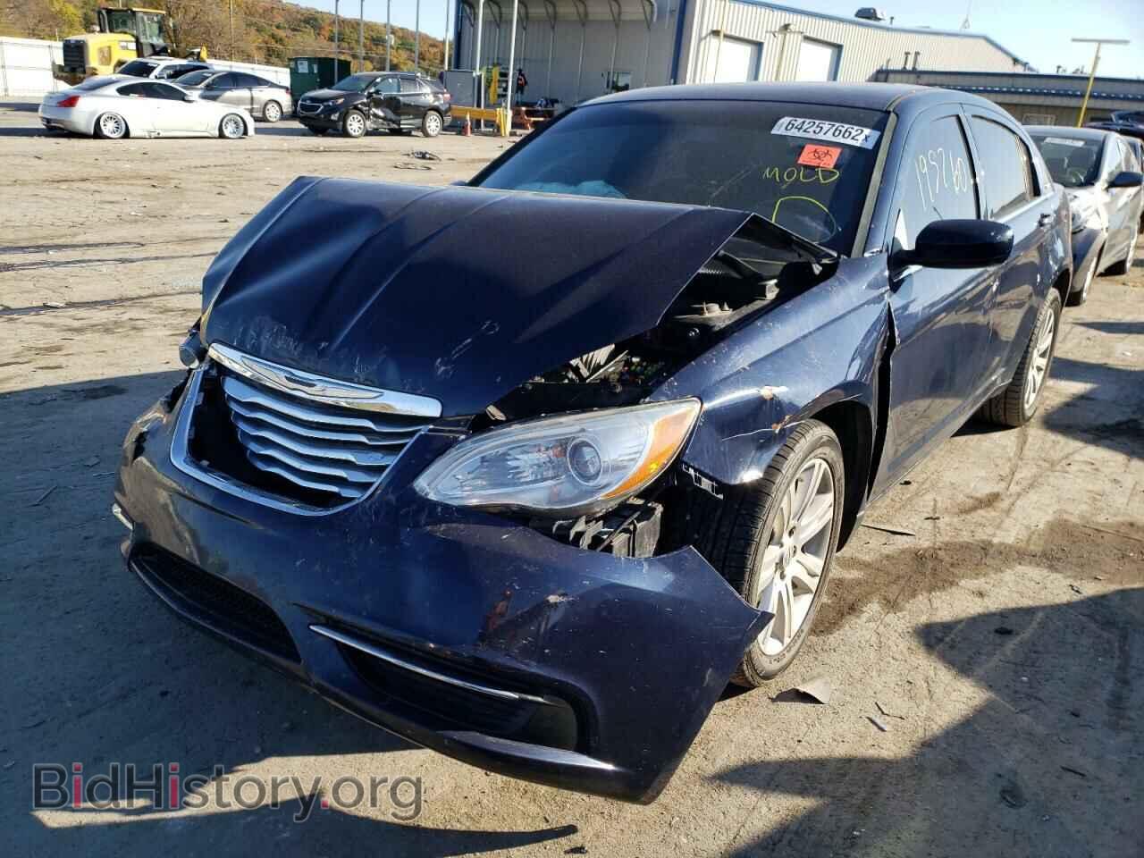 2013 CHRYSLER 200 - VIN: 1C3CCBBB8DN601118 - Фото 2