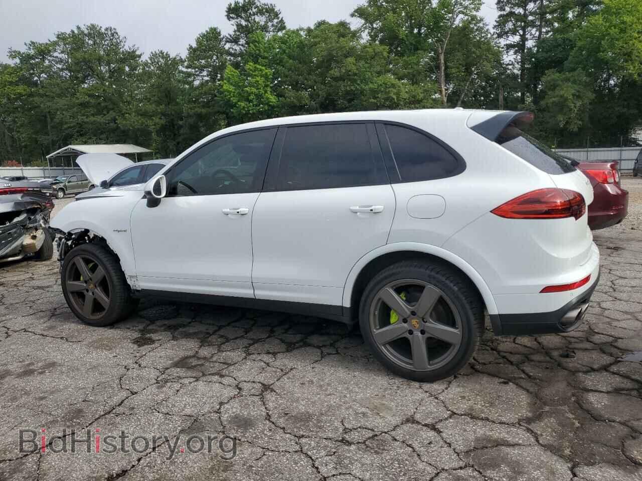 2017 PORSCHE CAYENNE - VIN: WP1AE2A21HLA74733 - Фото 2