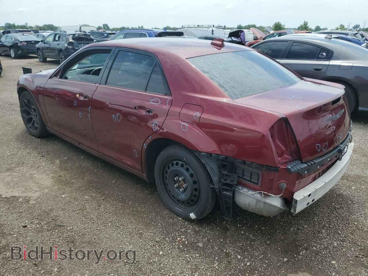 2019 CHRYSLER 300 - VIN: 2C3CCAAG3KH614503 - Фото 2