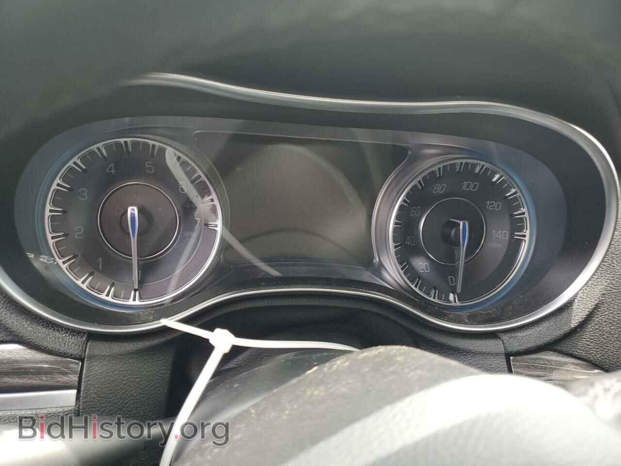 2019 CHRYSLER 300 - VIN: 2C3CCAAG3KH614503 - Фото 9