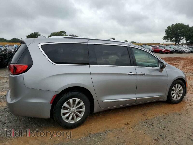 2018 Chrysler PACIFICA (VIN 2C4RC1BG4JR151932) — photo 3 of 12