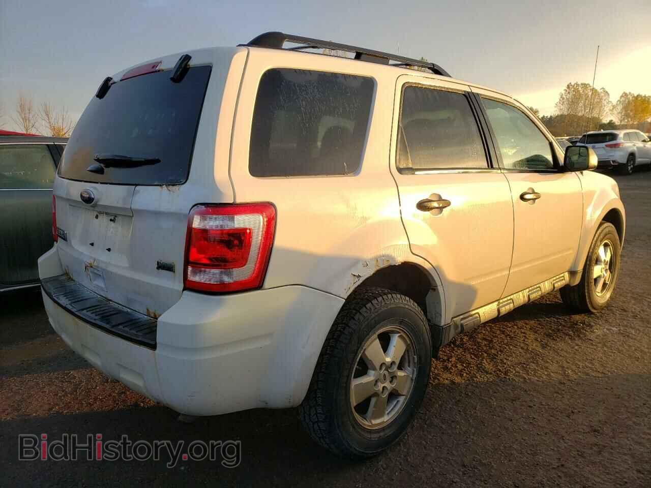 2011 FORD ESCAPE - VIN: 1FMCU0DG8BKC33975 - Фото 4