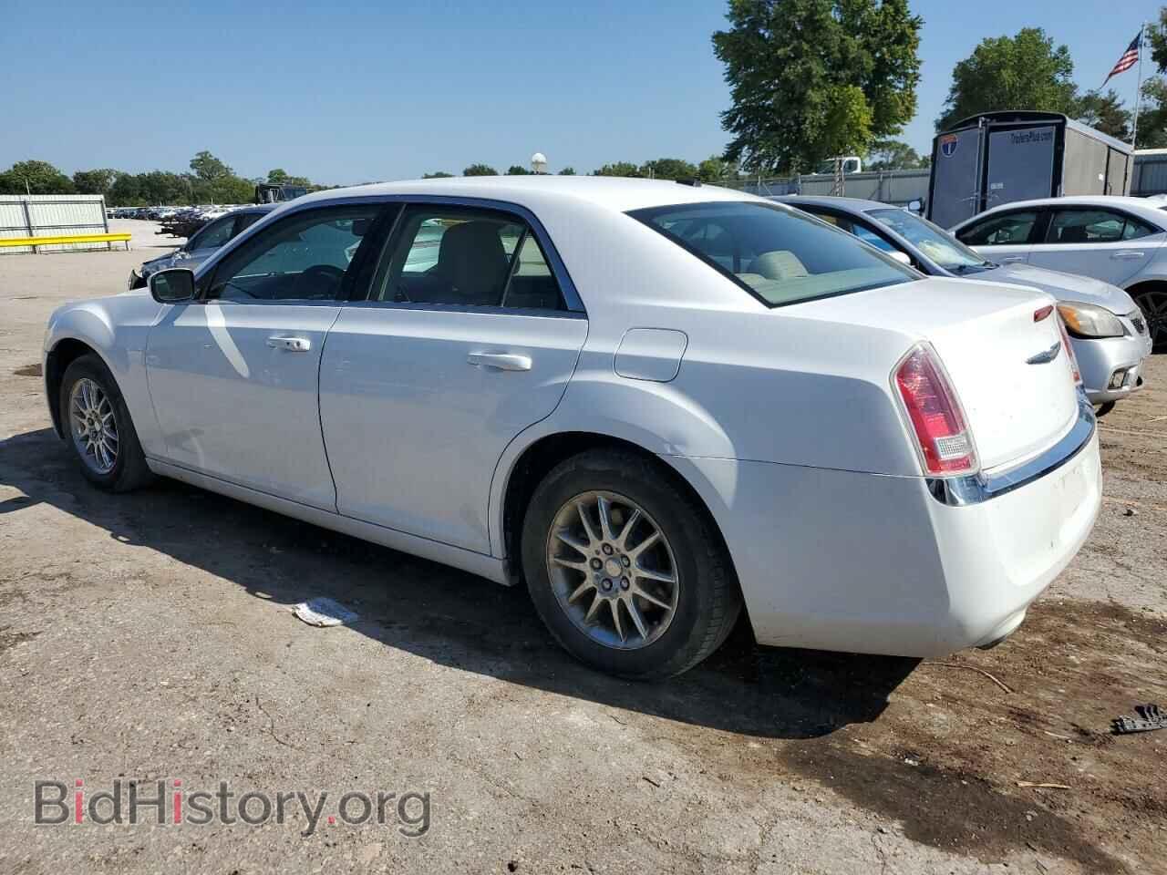 2013 CHRYSLER 300 - VIN: 2C3CCAAG5DH589378 - Фото 2