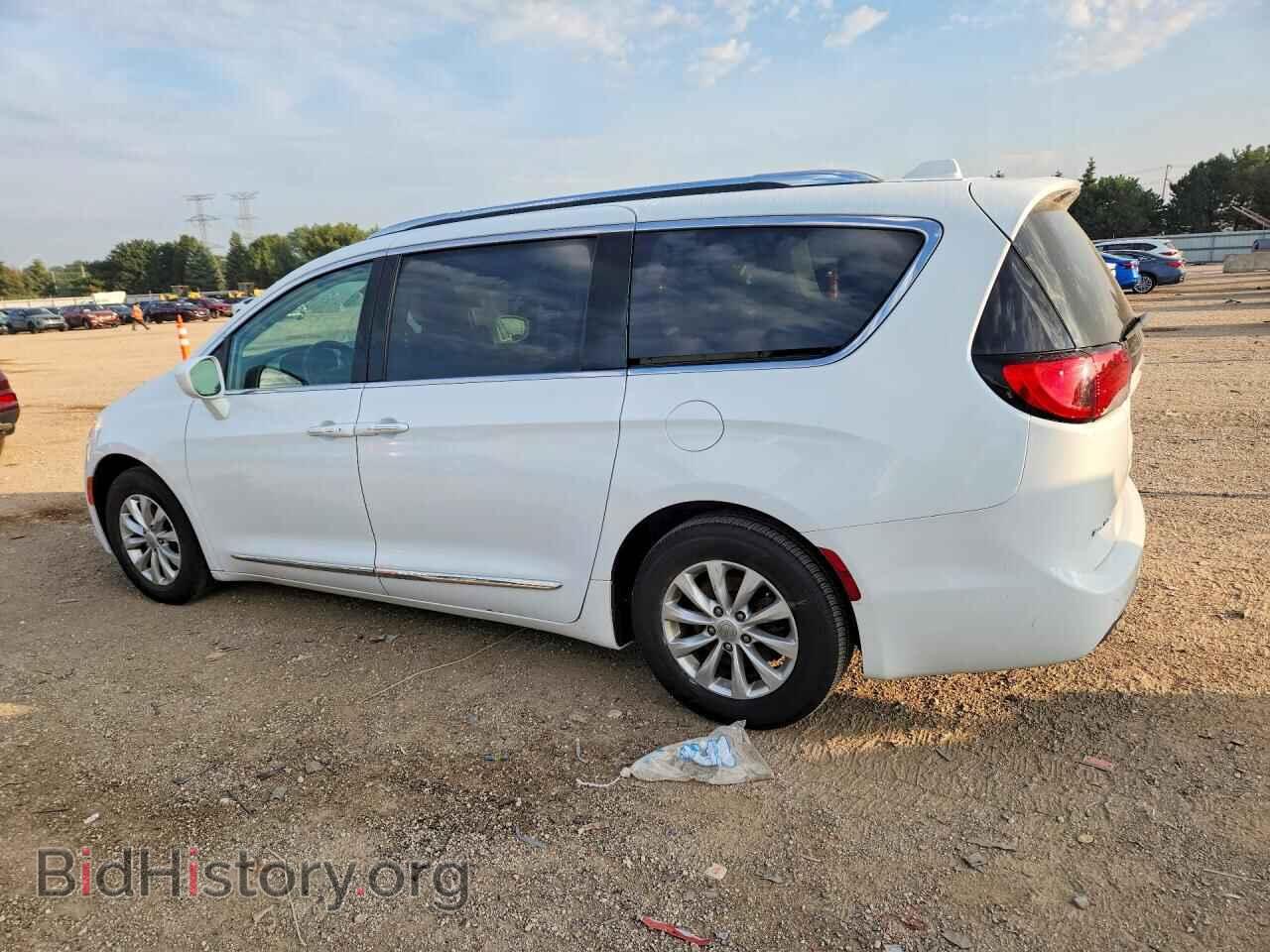 2018 CHRYSLER PACIFICA - VIN: 2C4RC1BGXJR136447 - Фото 2