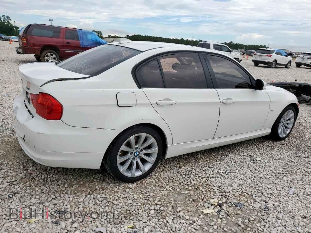 2011 BMW 3 SERIES - VIN: WBAPH7C5XBE677048 - Фото 3