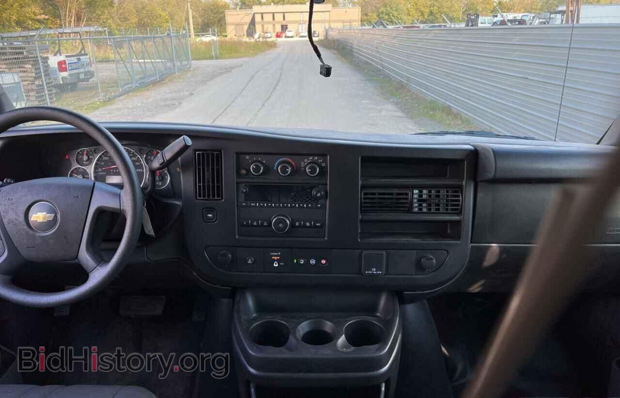 2019 CHEVROLET EXPRESS - VIN: 1GCWGAFP1K1362528 - Фото 9